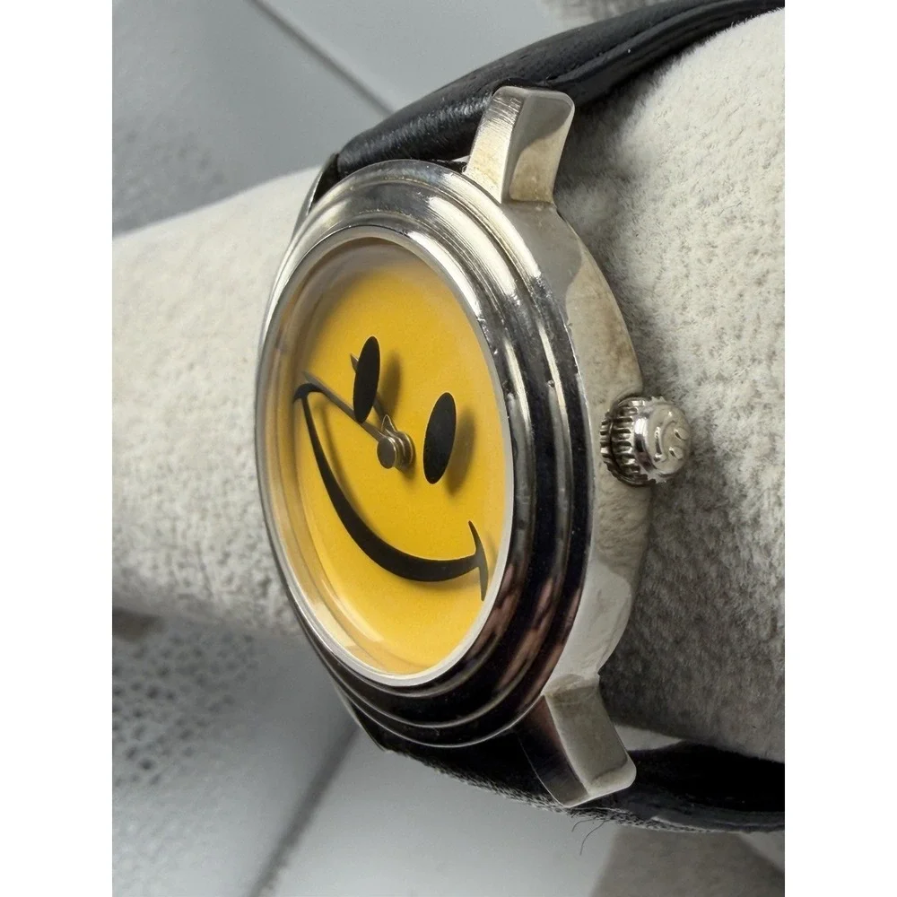 Joe Boxer 1995 Rotating Smiley Face Mens Watch 36mm 7.75